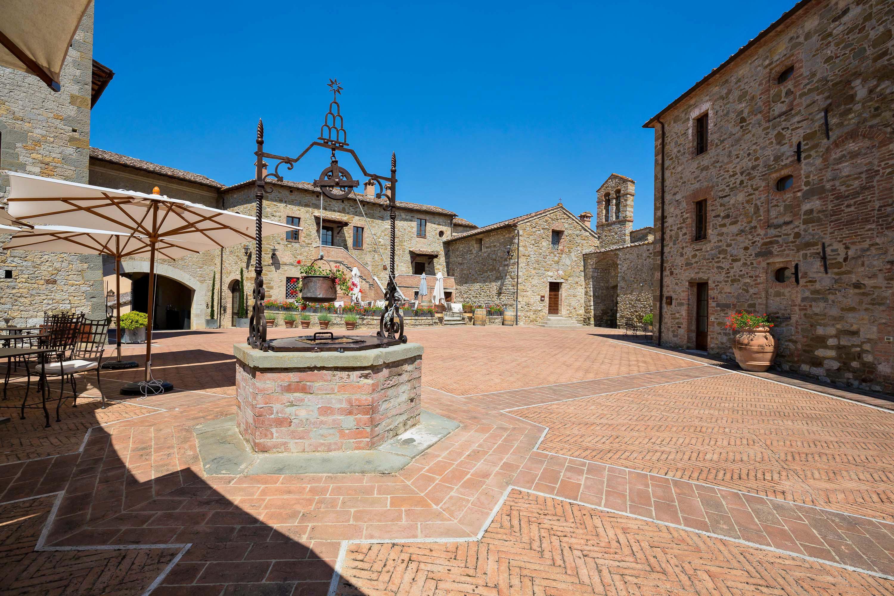 Castel Monastero - The Leading Hotels Of The World Castelnuovo Berardenga Eksteriør billede