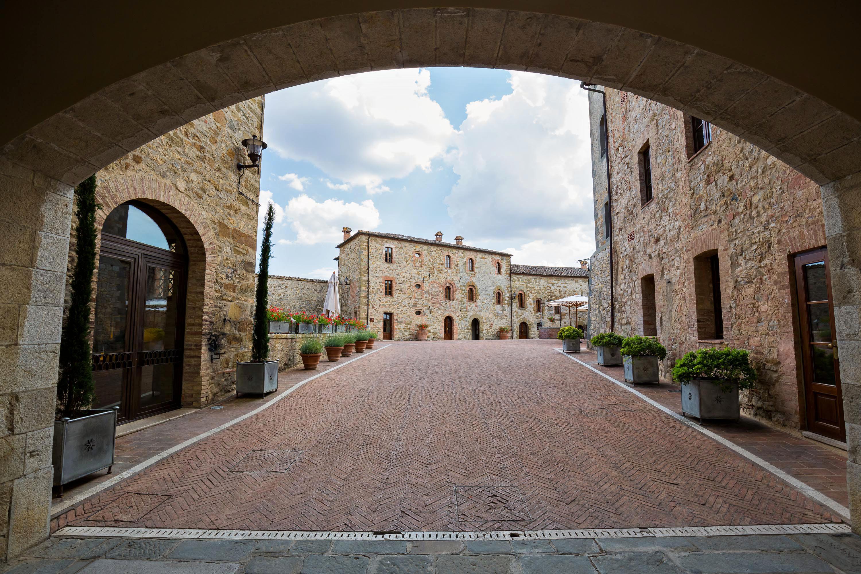 Castel Monastero - The Leading Hotels Of The World Castelnuovo Berardenga Eksteriør billede
