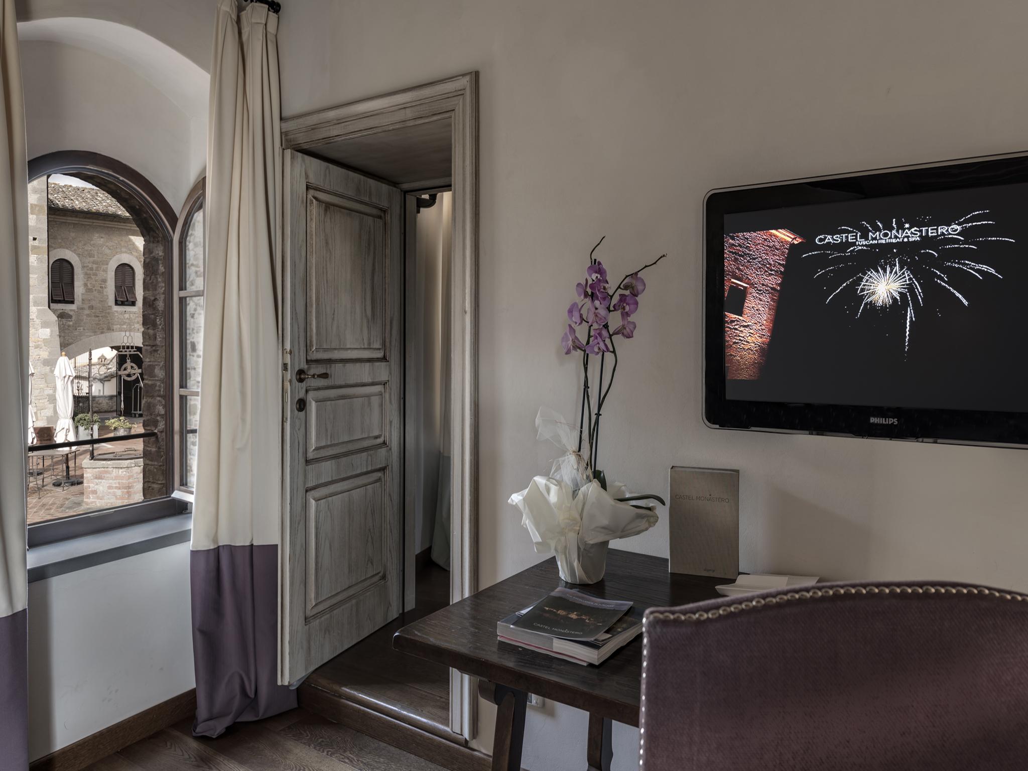 Castel Monastero - The Leading Hotels Of The World Castelnuovo Berardenga Eksteriør billede